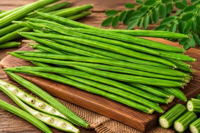Frische Moringa-Schoten Drumstick
